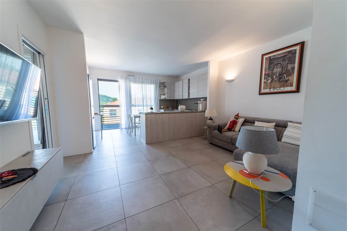 NUOVO QUADRILOCALE CON TERRAZZO E BOX CERNOBBIO