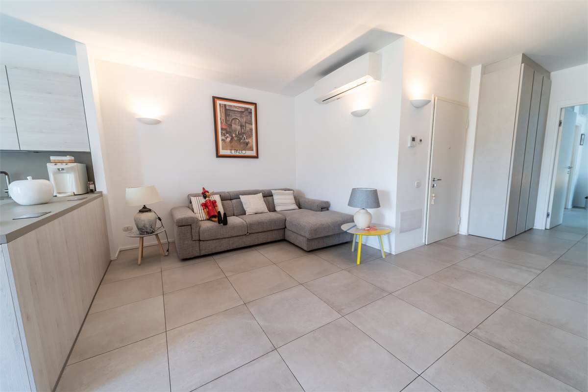 NUOVO QUADRILOCALE CON TERRAZZO E BOX CERNOBBIO