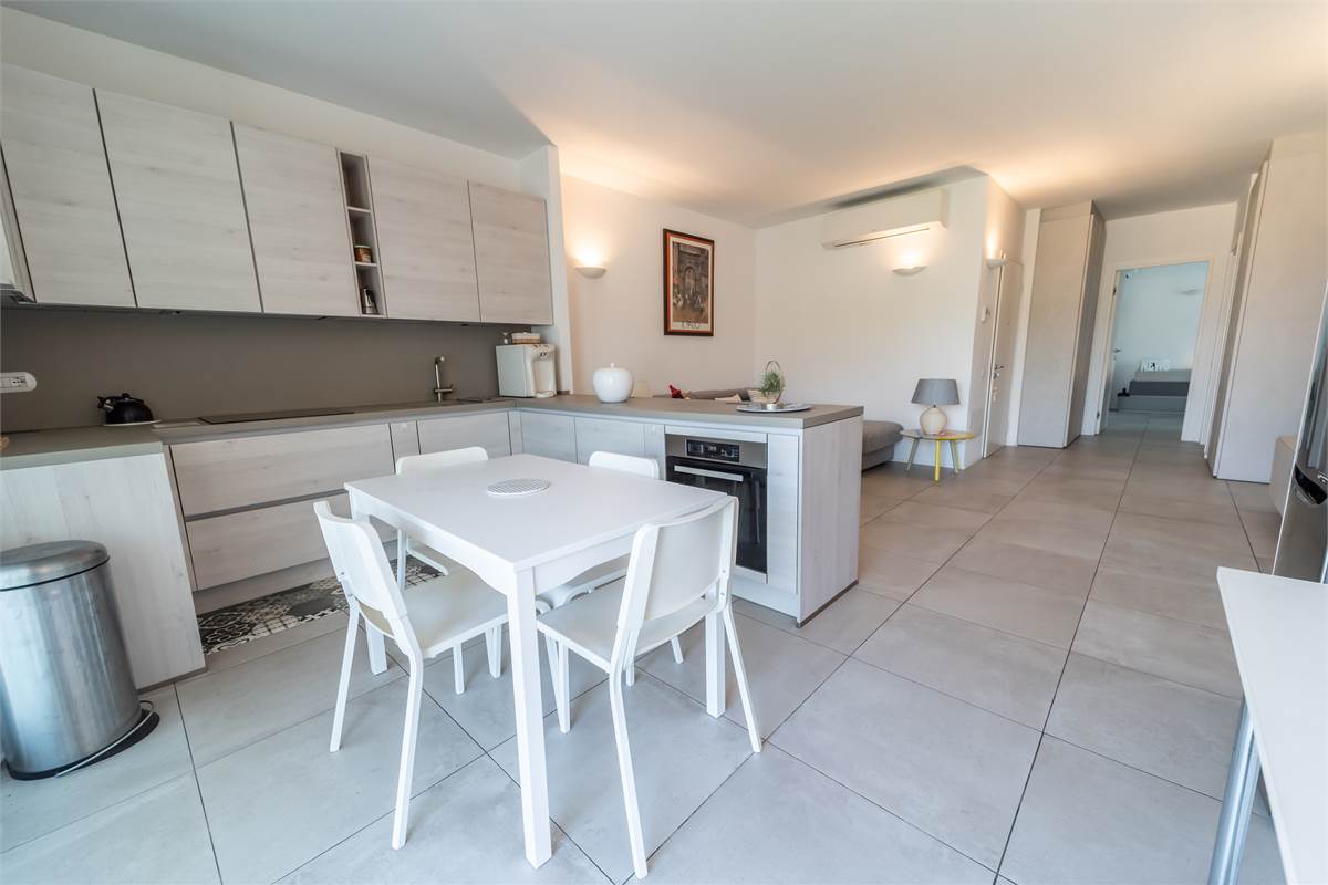 NUOVO QUADRILOCALE CON TERRAZZO E BOX CERNOBBIO