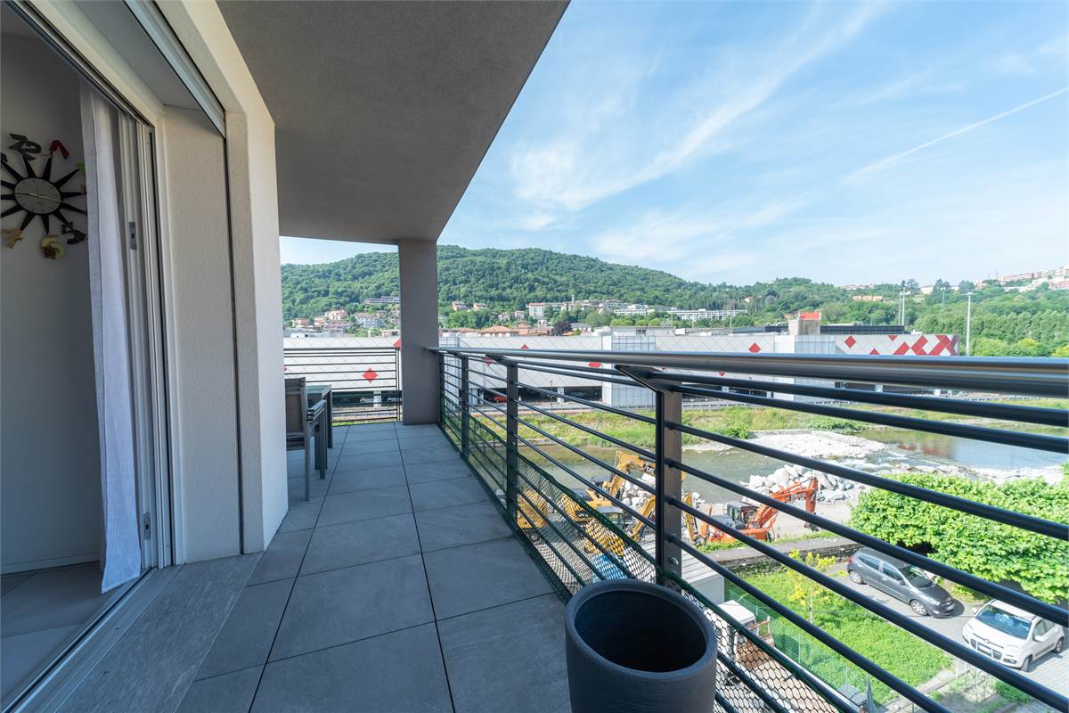 NUOVO QUADRILOCALE CON TERRAZZO E BOX CERNOBBIO