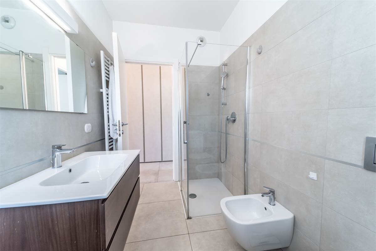 NUOVO QUADRILOCALE CON TERRAZZO E BOX CERNOBBIO