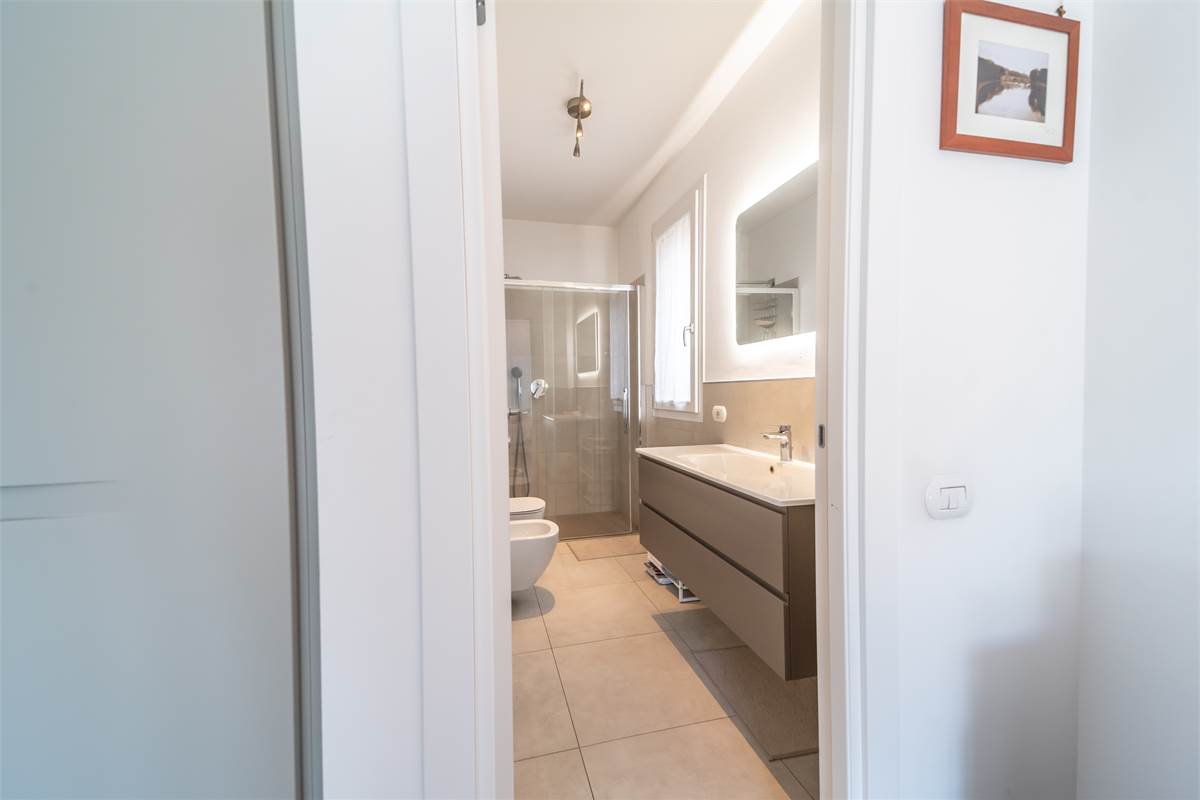 NUOVO QUADRILOCALE CON TERRAZZO E BOX CERNOBBIO