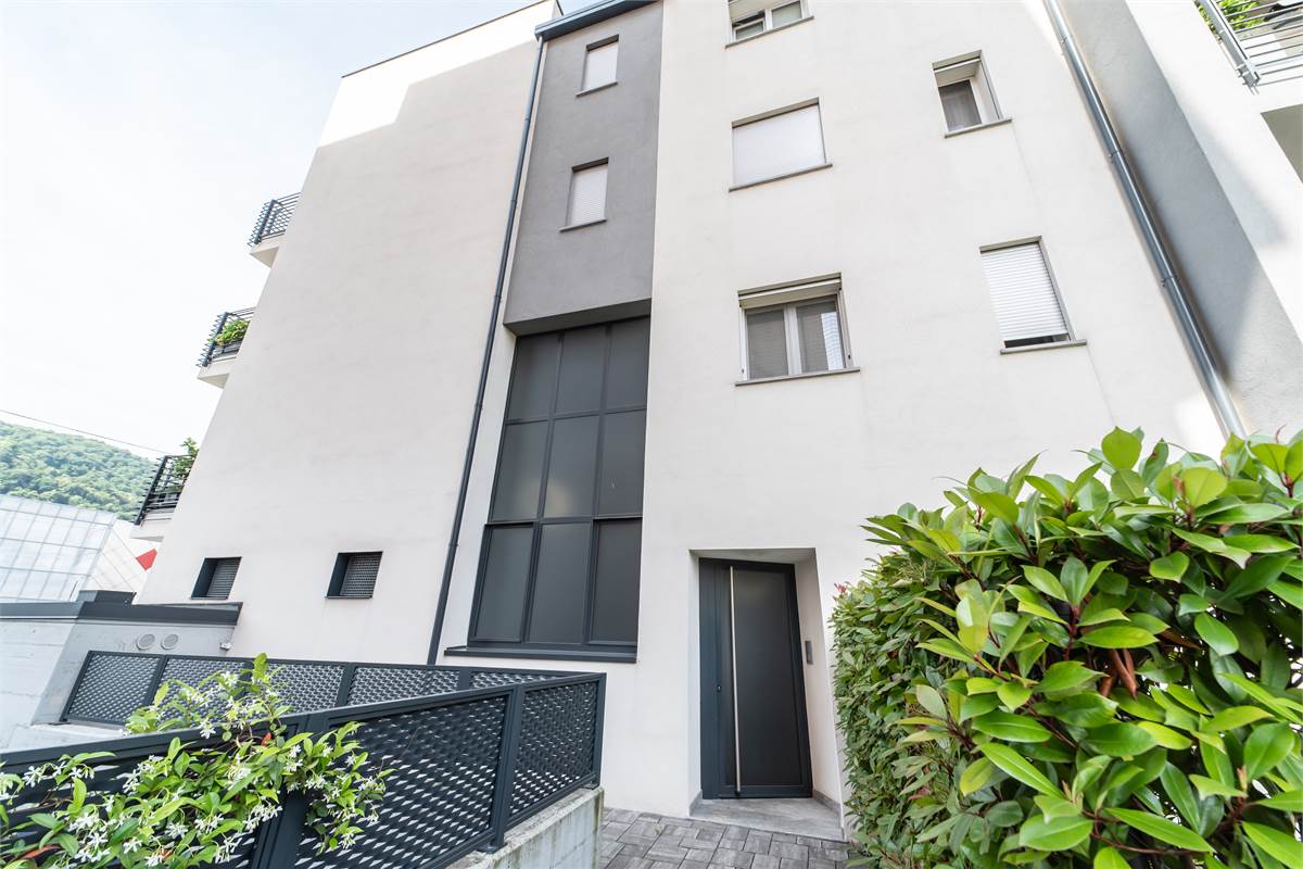 NUOVO QUADRILOCALE CON TERRAZZO E BOX CERNOBBIO