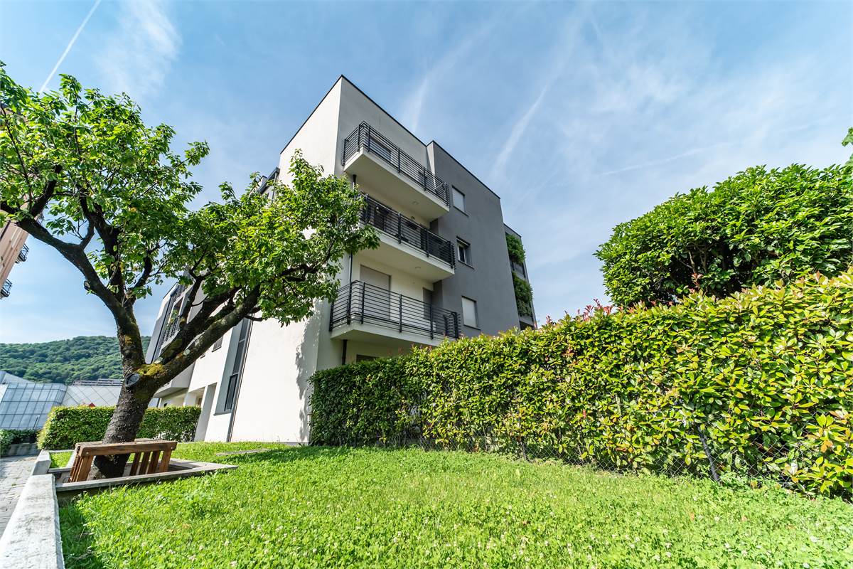 NUOVO QUADRILOCALE CON TERRAZZO E BOX CERNOBBIO