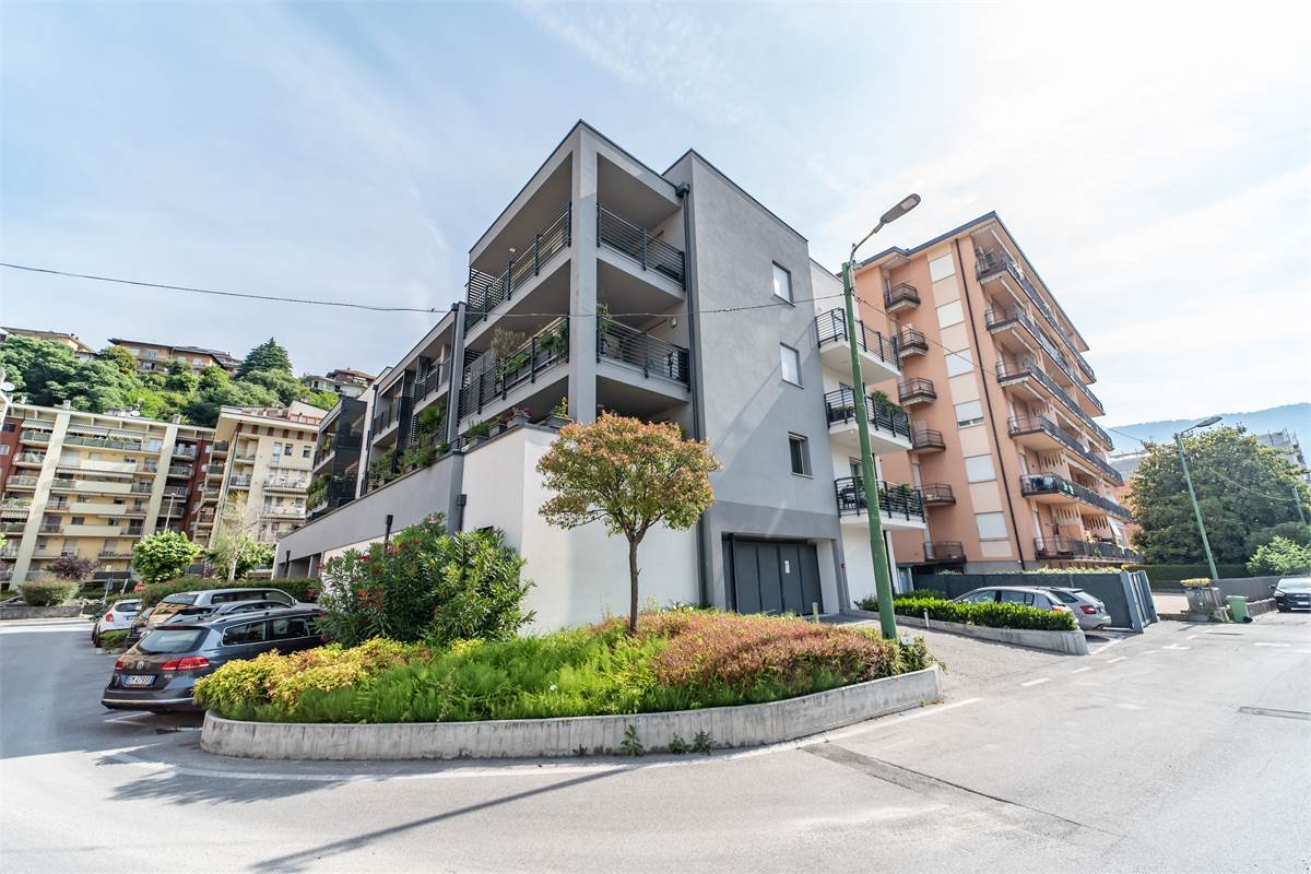 NUOVO QUADRILOCALE CON TERRAZZO E BOX CERNOBBIO