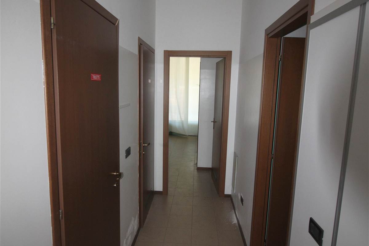 LOCALE COMMERCIALE MULTIFUNZIONALE A CERNOBBIO - DISPONIBILE DA SUBITO