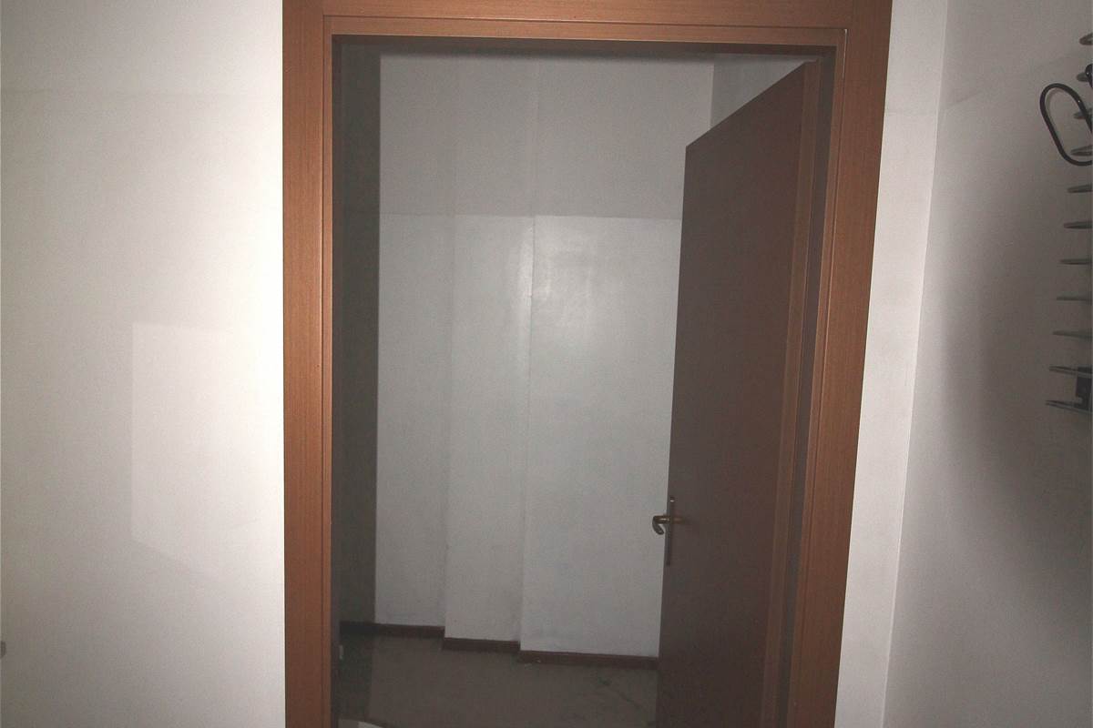 LOCALE COMMERCIALE MULTIFUNZIONALE A CERNOBBIO - DISPONIBILE DA SUBITO