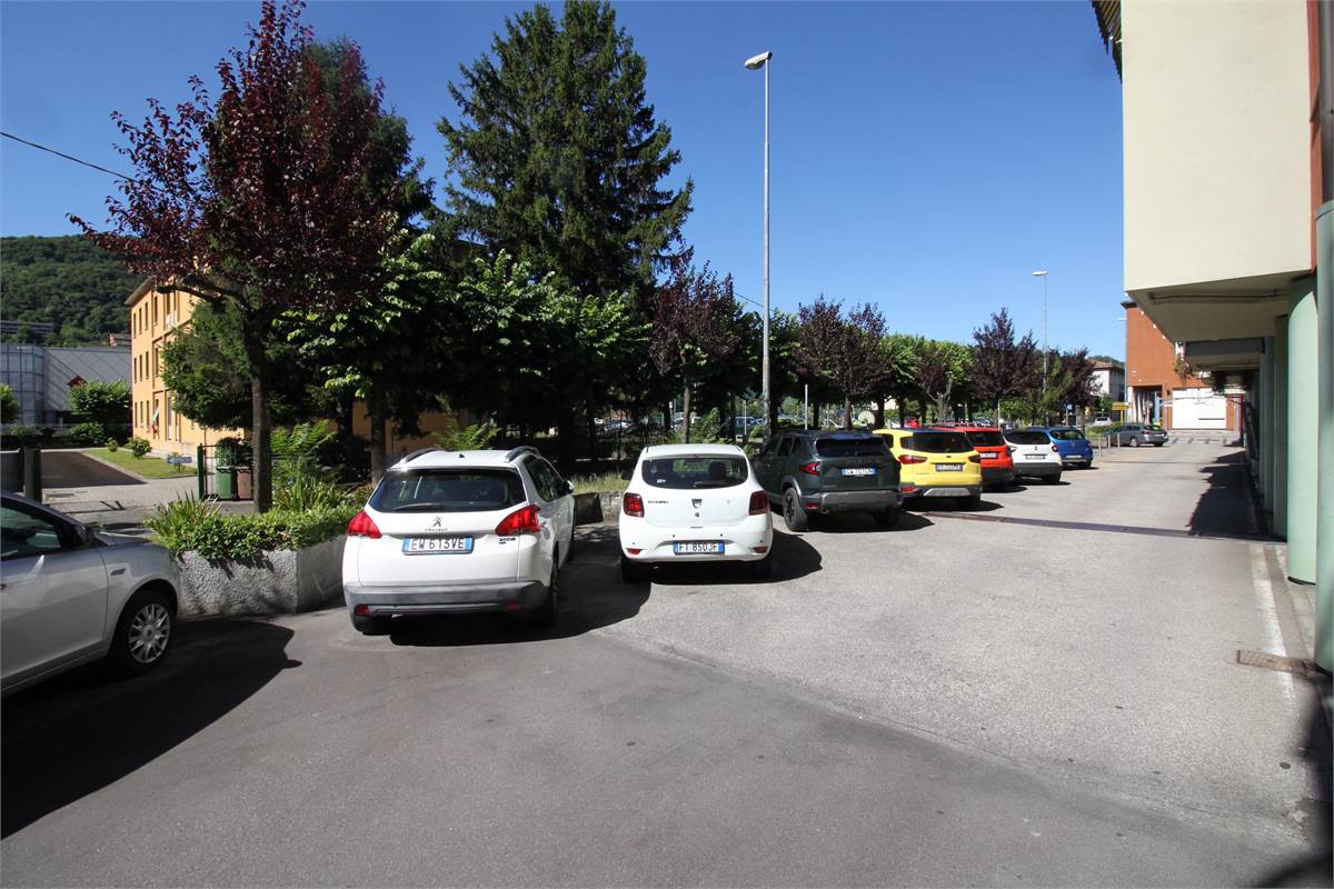 LOCALE COMMERCIALE MULTIFUNZIONALE A CERNOBBIO - DISPONIBILE DA SUBITO