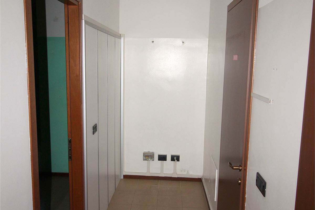 LOCALE COMMERCIALE MULTIFUNZIONALE A CERNOBBIO - DISPONIBILE DA SUBITO