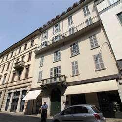 Eleganza e comfort nel cuore di Como – Trilocale arredato in affitto in Via Garibaldi