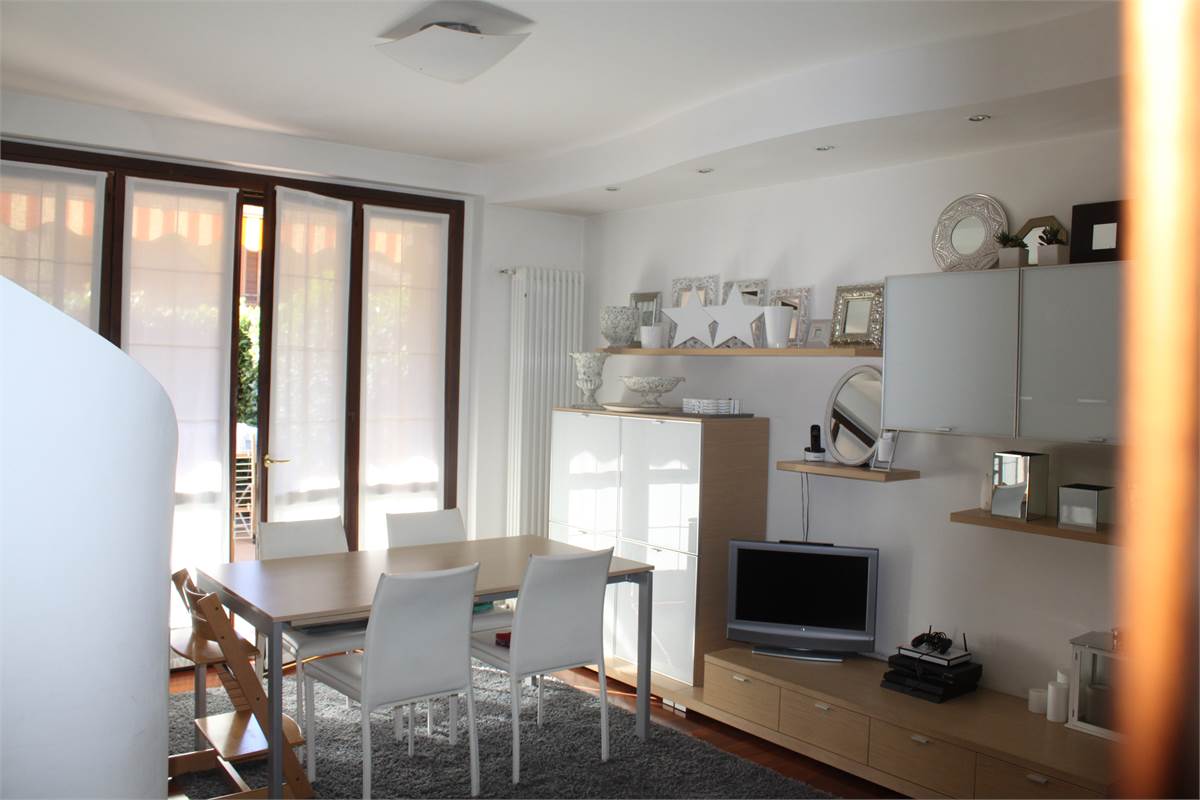 TRILOCALE con giardino privato e box doppio in POSIZIONE CENTRALISSIMA