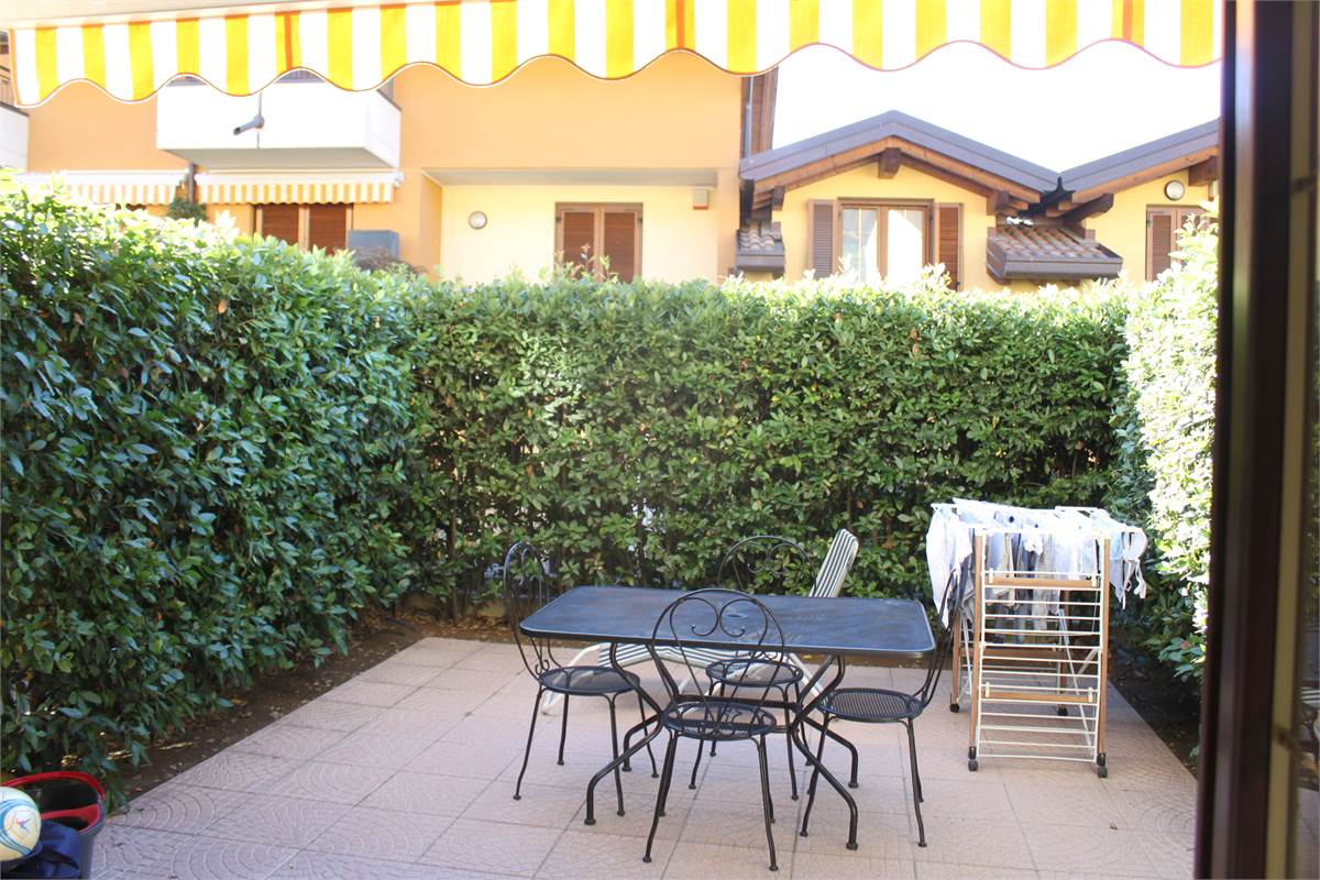 TRILOCALE con giardino privato e box doppio in POSIZIONE CENTRALISSIMA
