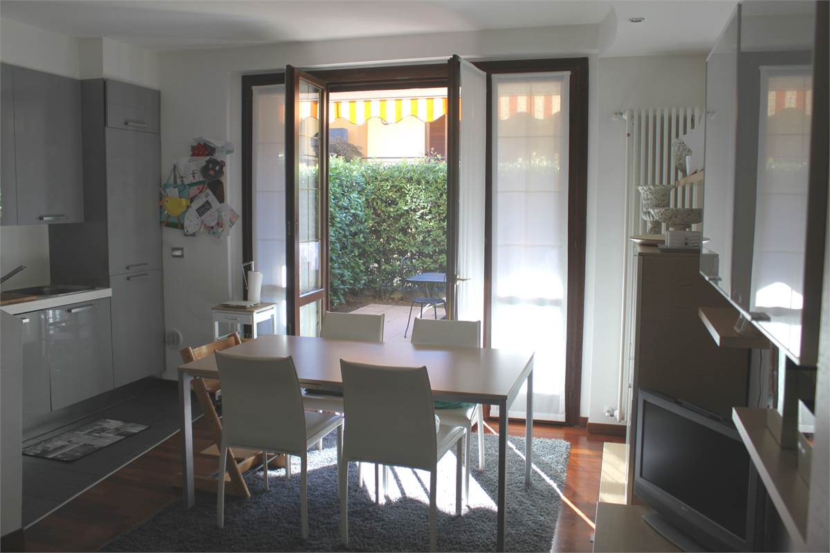TRILOCALE con giardino privato e box doppio in POSIZIONE CENTRALISSIMA