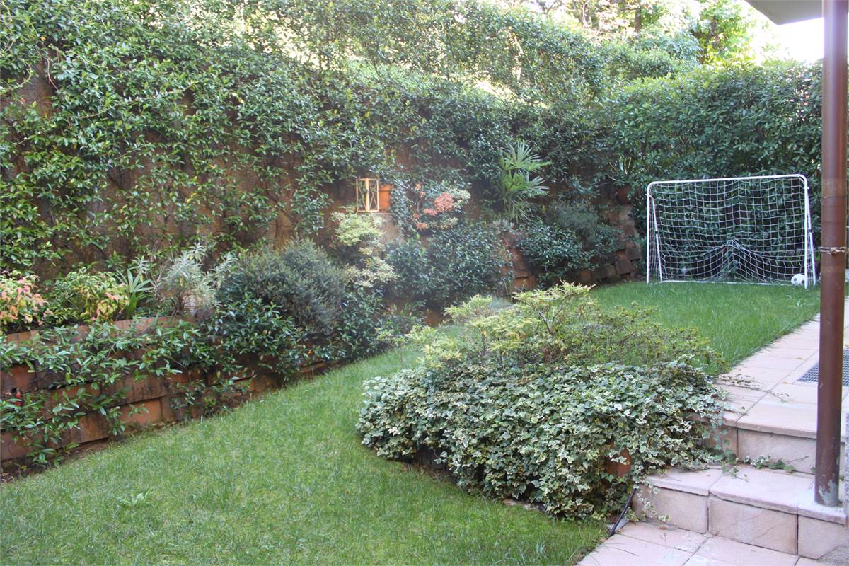 TRILOCALE con giardino privato e box doppio in POSIZIONE CENTRALISSIMA