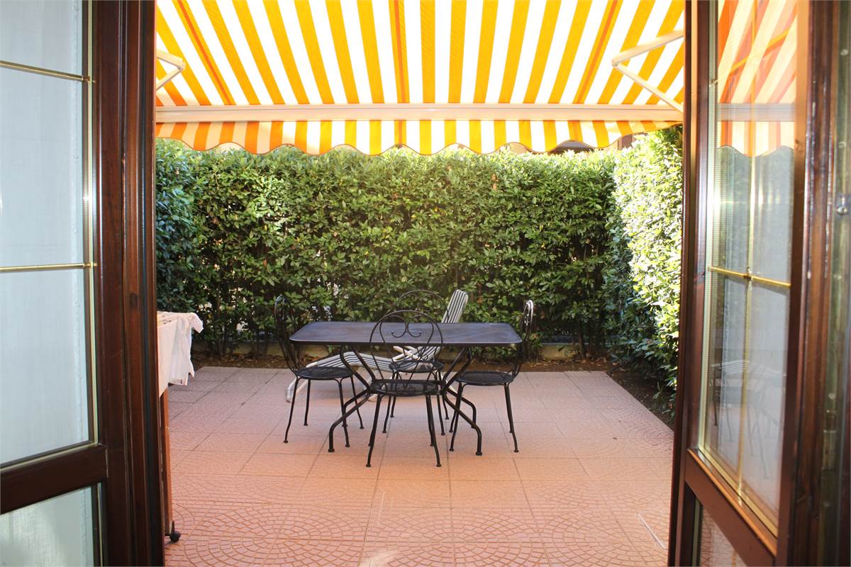 TRILOCALE con giardino privato e box doppio in POSIZIONE CENTRALISSIMA