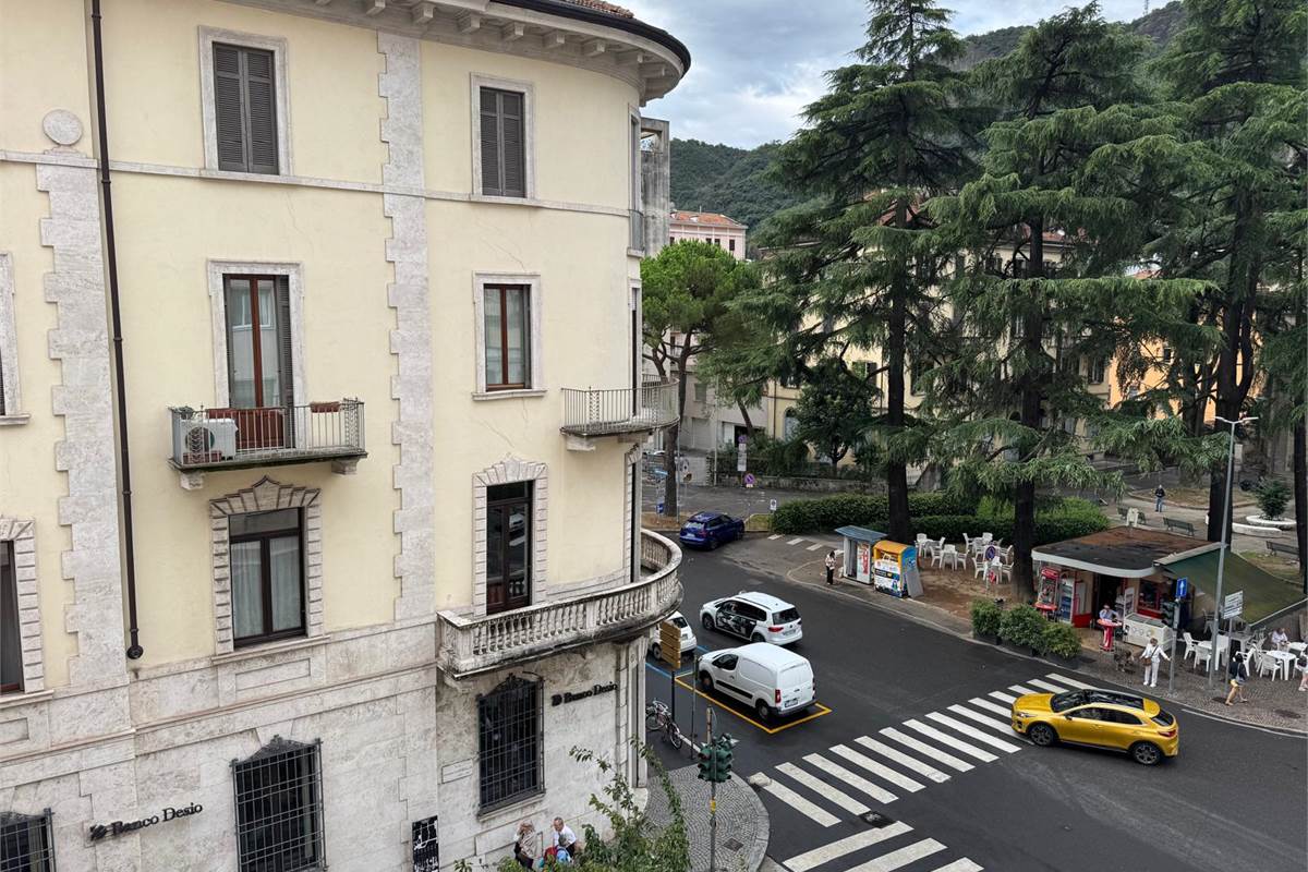 SIGNORILE TRILOCALE IN CENTRO STORICO
