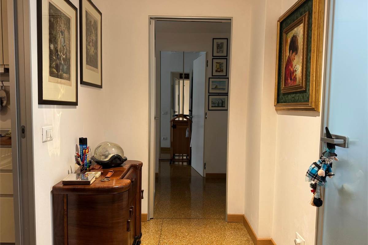 SIGNORILE TRILOCALE IN CENTRO STORICO