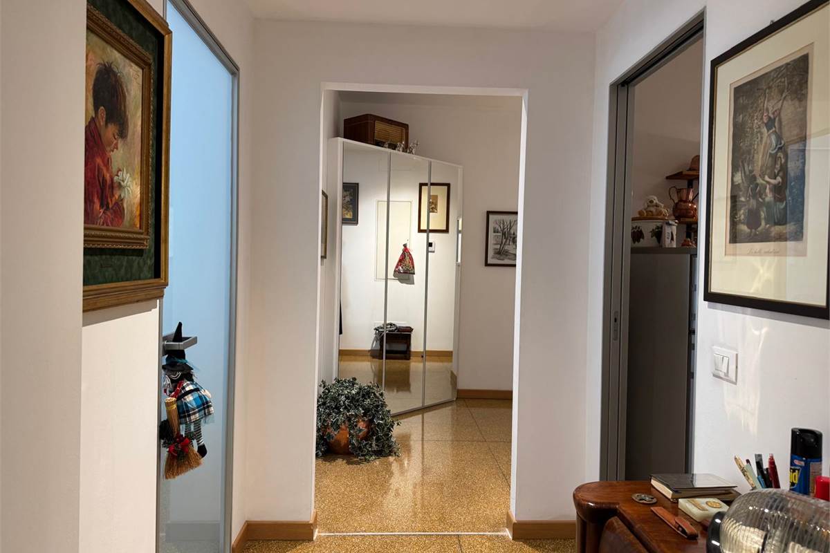SIGNORILE TRILOCALE IN CENTRO STORICO