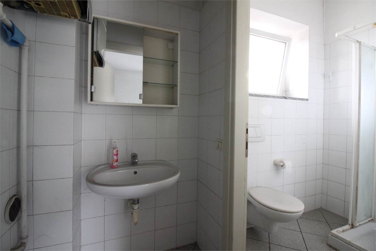 LOCALE DA RISTRUTTURARE A SENNA COMASCO