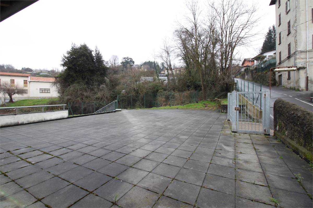 LOCALE DA RISTRUTTURARE A SENNA COMASCO