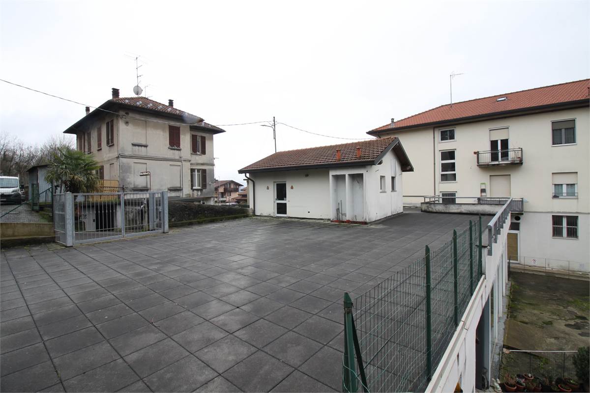 LOCALE DA RISTRUTTURARE A SENNA COMASCO