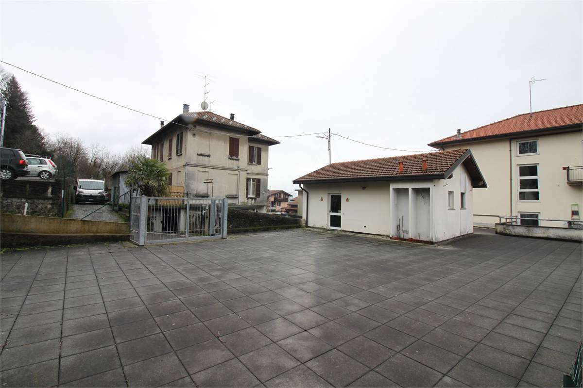 LOCALE DA RISTRUTTURARE A SENNA COMASCO