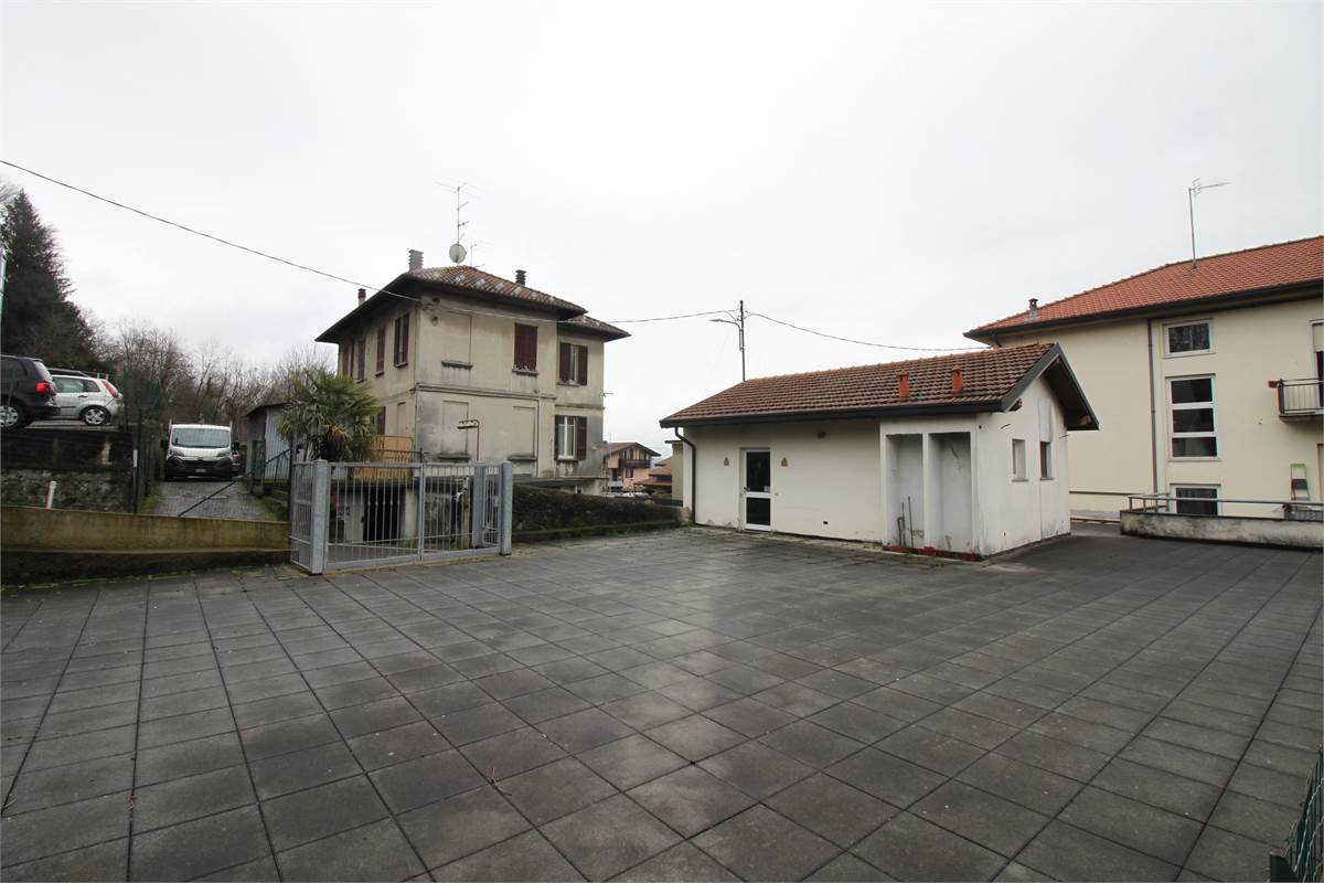 LOCALE DA RISTRUTTURARE A SENNA COMASCO