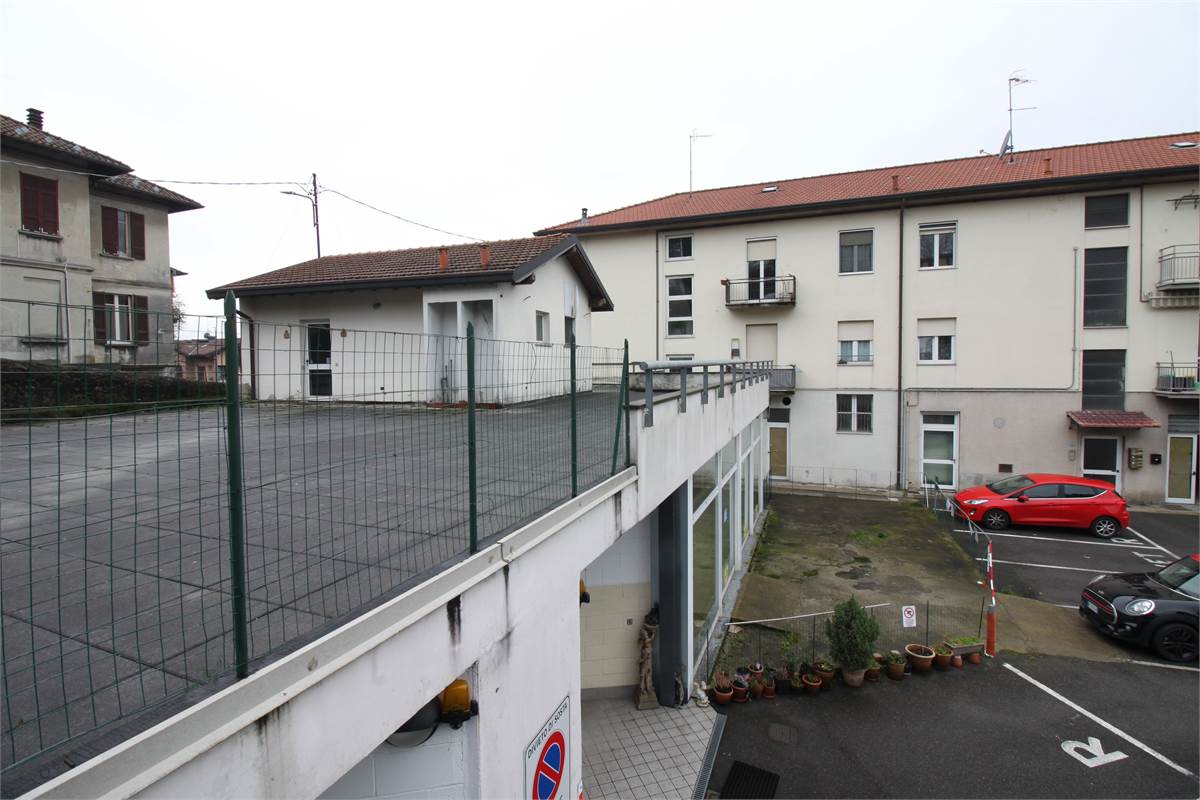 LOCALE DA RISTRUTTURARE A SENNA COMASCO