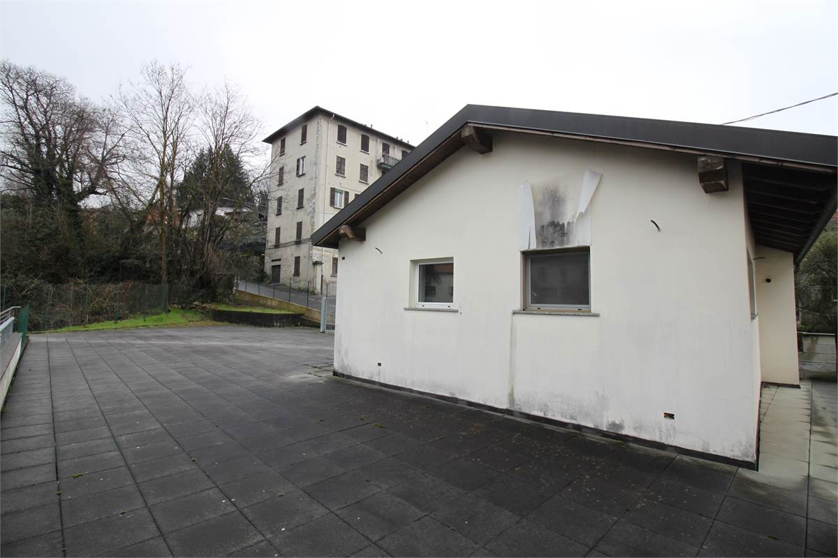 LOCALE DA RISTRUTTURARE A SENNA COMASCO