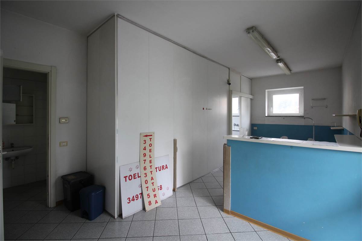 LOCALE DA RISTRUTTURARE A SENNA COMASCO