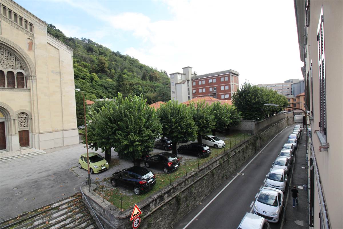 MODERNO BILOCALE ZONA CAMERLATA