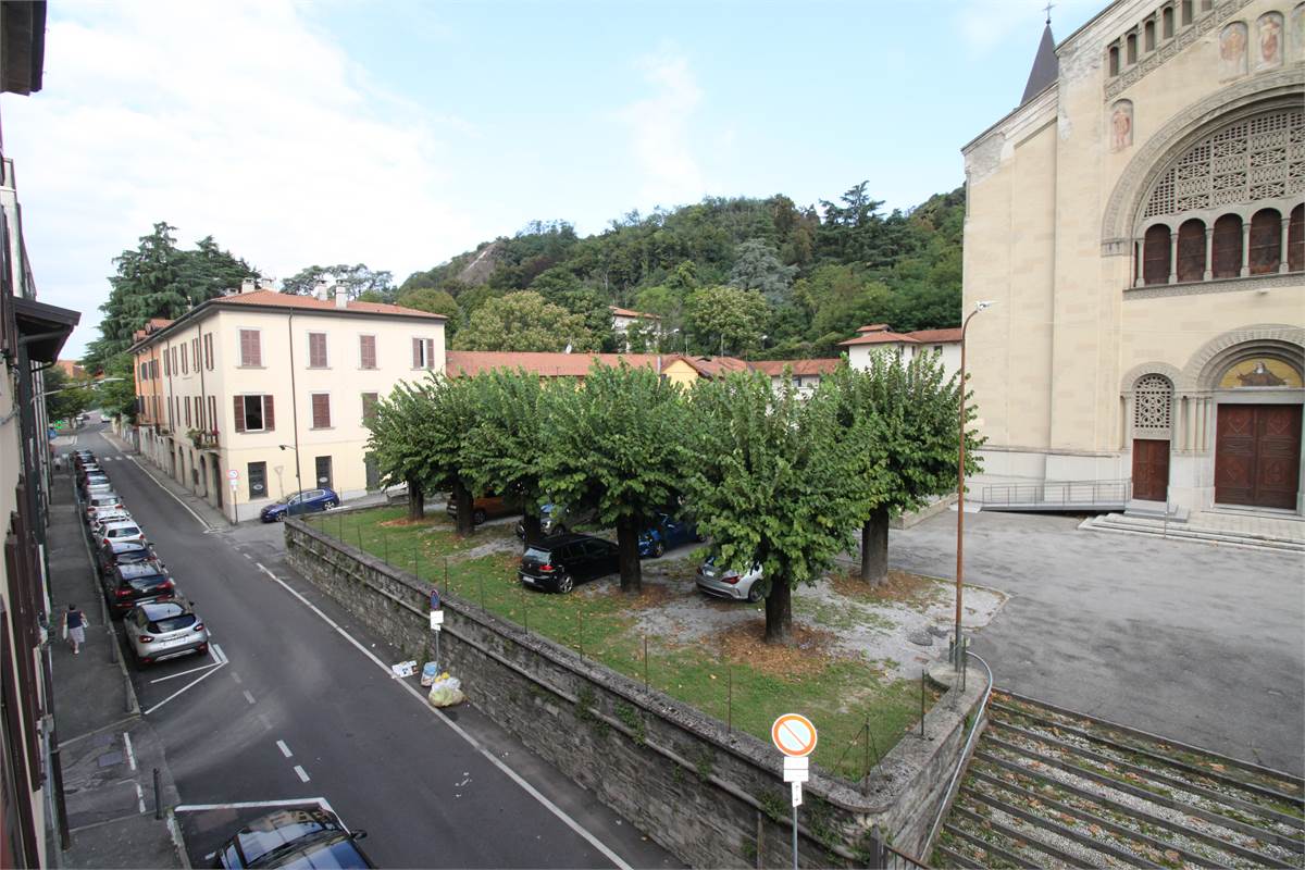 MODERNO BILOCALE ZONA CAMERLATA