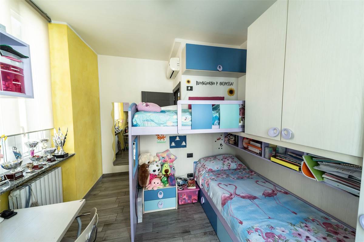 QUADRILOCALE SU DUE LIVELLI CON TERRAZZA VISTA LAGO COMO