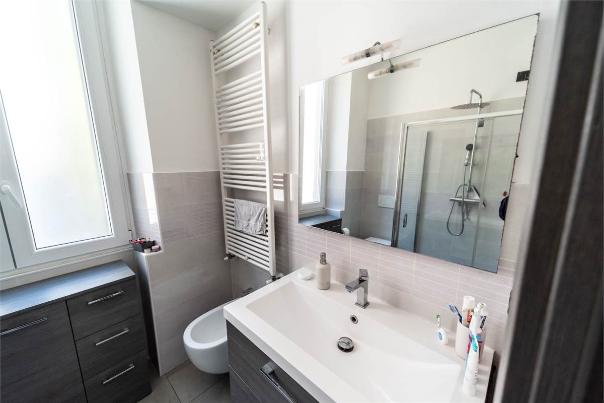 QUADRILOCALE SU DUE LIVELLI CON TERRAZZA VISTA LAGO COMO