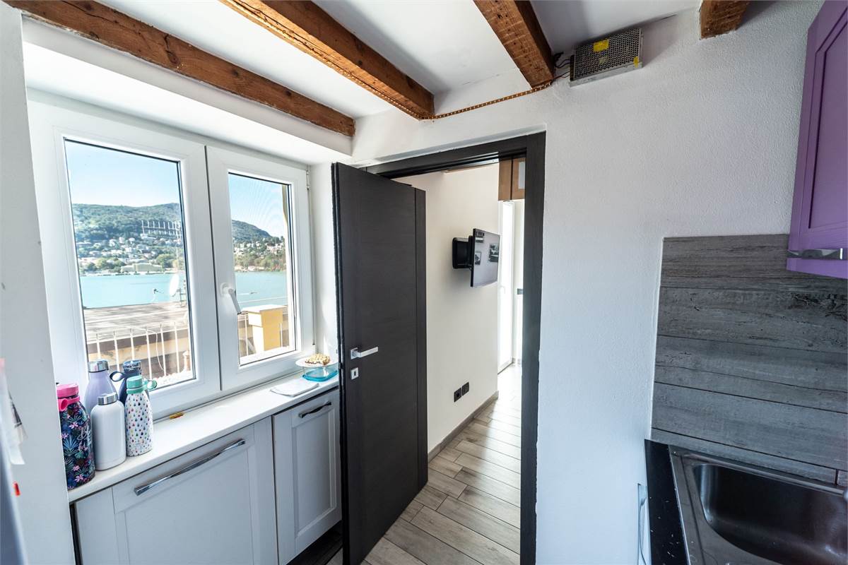 QUADRILOCALE SU DUE LIVELLI CON TERRAZZA VISTA LAGO COMO