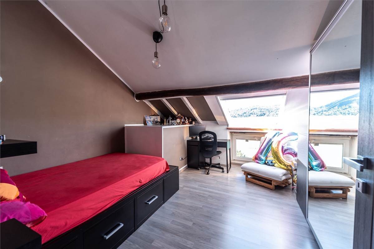 QUADRILOCALE SU DUE LIVELLI CON TERRAZZA VISTA LAGO COMO