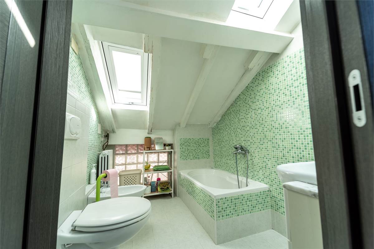 QUADRILOCALE SU DUE LIVELLI CON TERRAZZA VISTA LAGO COMO