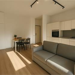 LUMINOSO TRILOCALE IN CENTRO CITTÀ