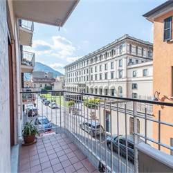 QUADRILOCALE CON BOX DOPPIO PIAZZA ROMA - COMO 