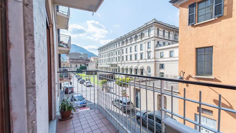 QUADRILOCALE CON BOX DOPPIO PIAZZA ROMA - COMO 