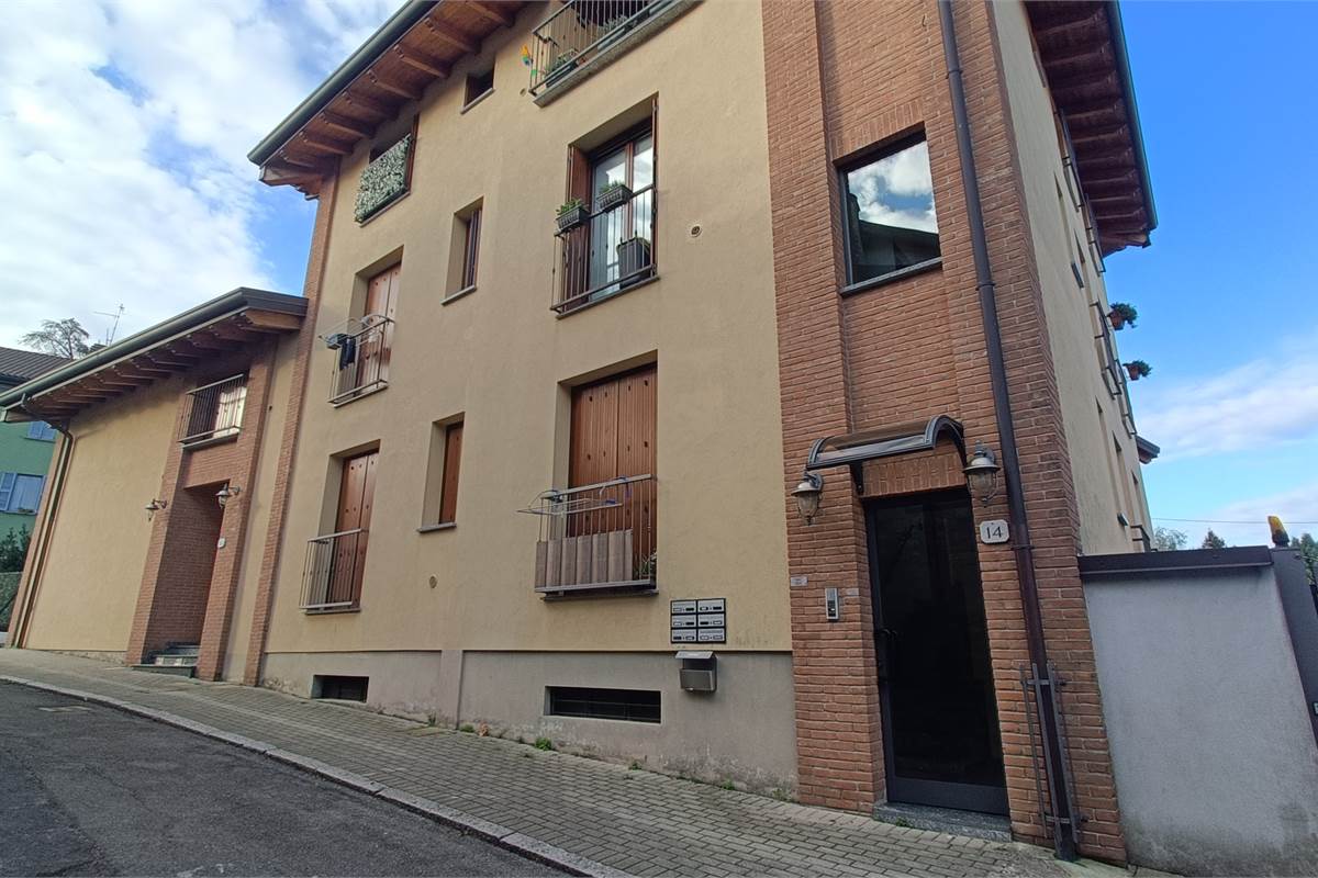 BILOCALE ARREDATO ALBATE COMO