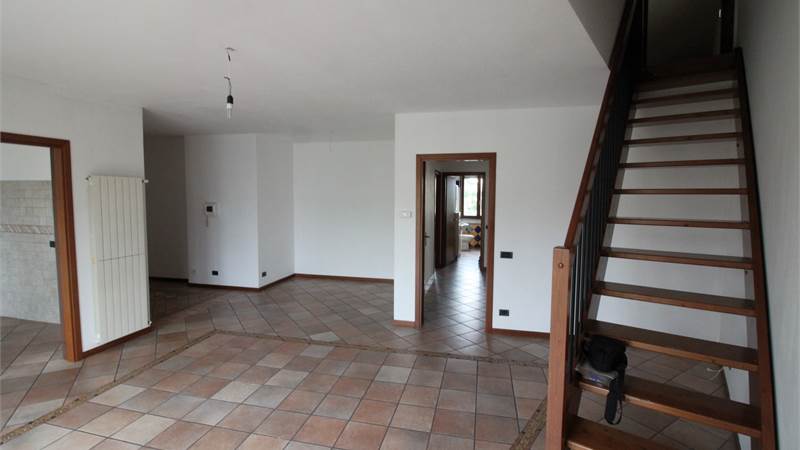 AMPIO QUADRILOCALE CON BOX DOPPIO - VILLA GUARDIA
