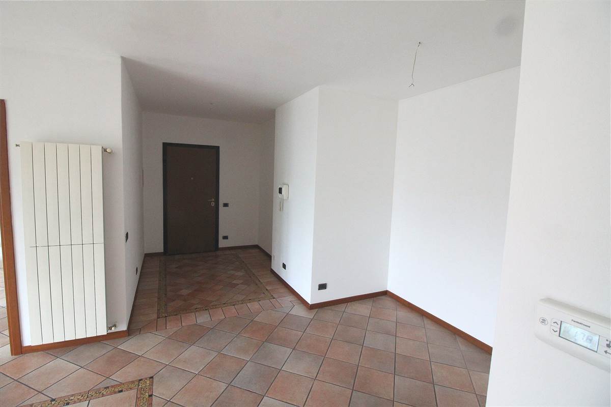 AMPIO QUADRILOCALE CON BOX DOPPIO - VILLA GUARDIA