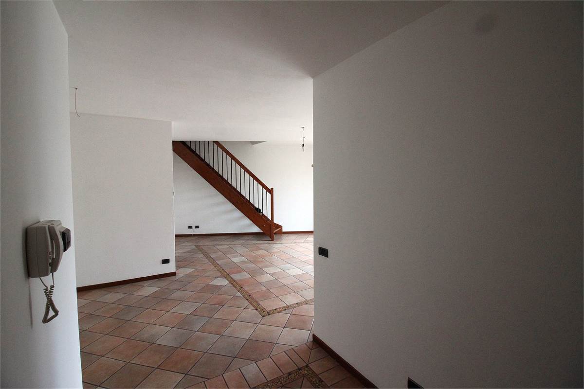 AMPIO QUADRILOCALE CON BOX DOPPIO - VILLA GUARDIA