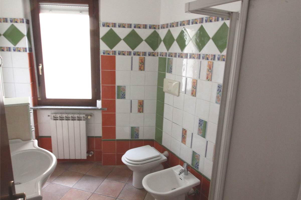 AMPIO QUADRILOCALE CON BOX DOPPIO - VILLA GUARDIA