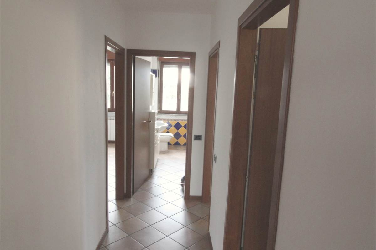 AMPIO QUADRILOCALE CON BOX DOPPIO - VILLA GUARDIA