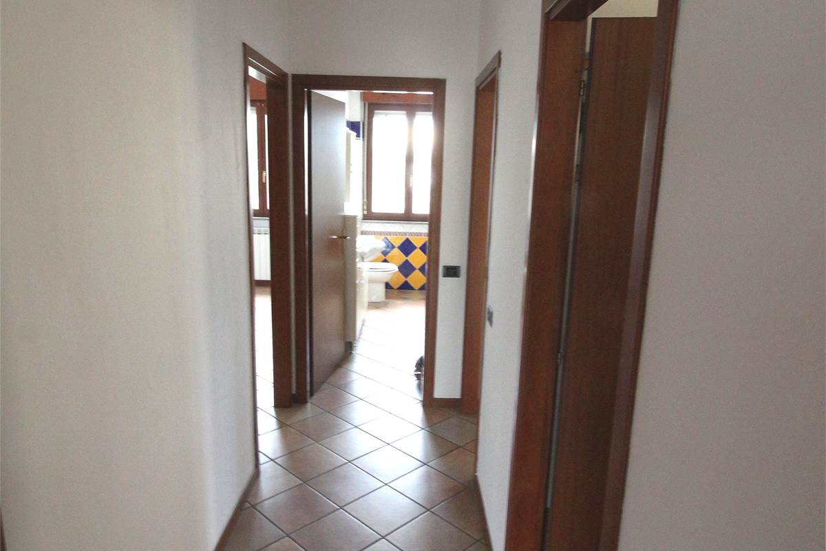 AMPIO QUADRILOCALE CON BOX DOPPIO - VILLA GUARDIA