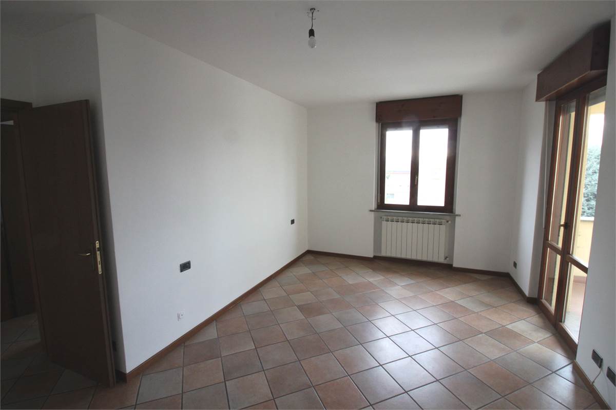 AMPIO QUADRILOCALE CON BOX DOPPIO - VILLA GUARDIA