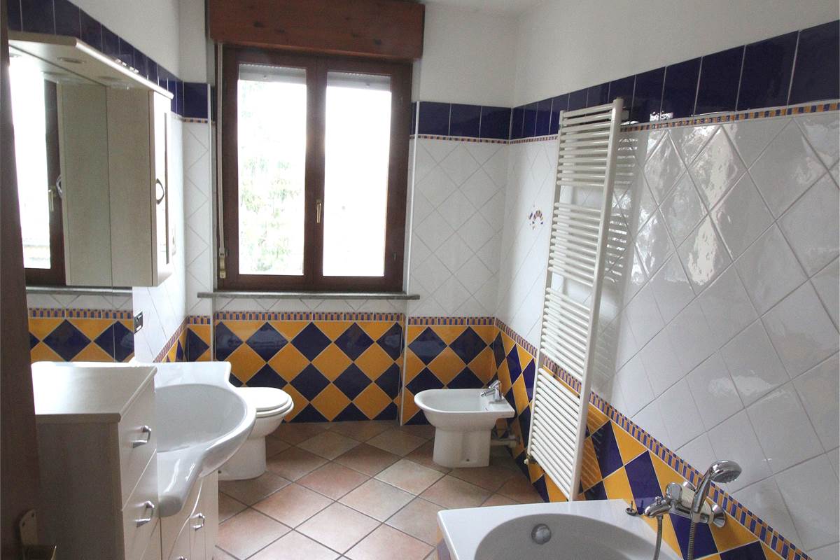 AMPIO QUADRILOCALE CON BOX DOPPIO - VILLA GUARDIA