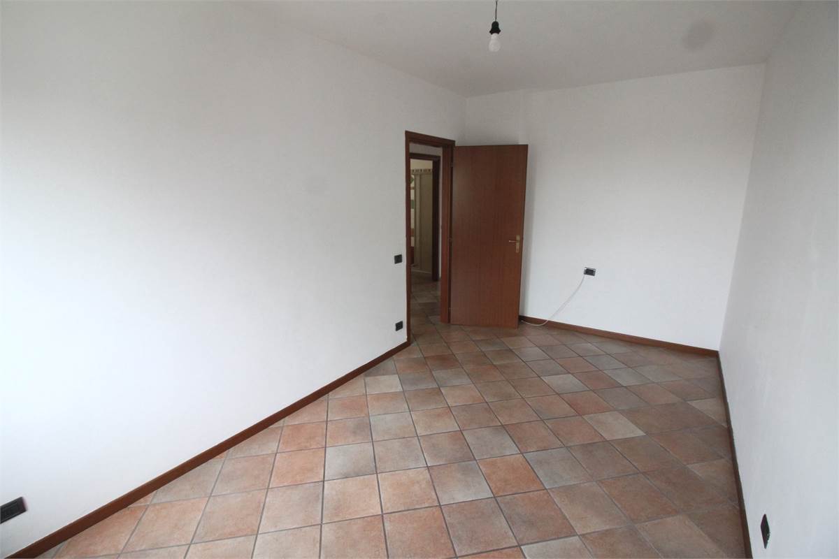 AMPIO QUADRILOCALE CON BOX DOPPIO - VILLA GUARDIA